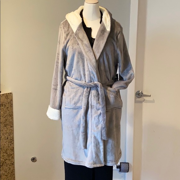 2/$50 Llama Hoodie Robe - Picture 3 of 6